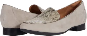 Clarks Women's Un Blush Ease Loafer