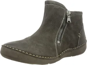 Josef Seibel Women's Closed Loafer