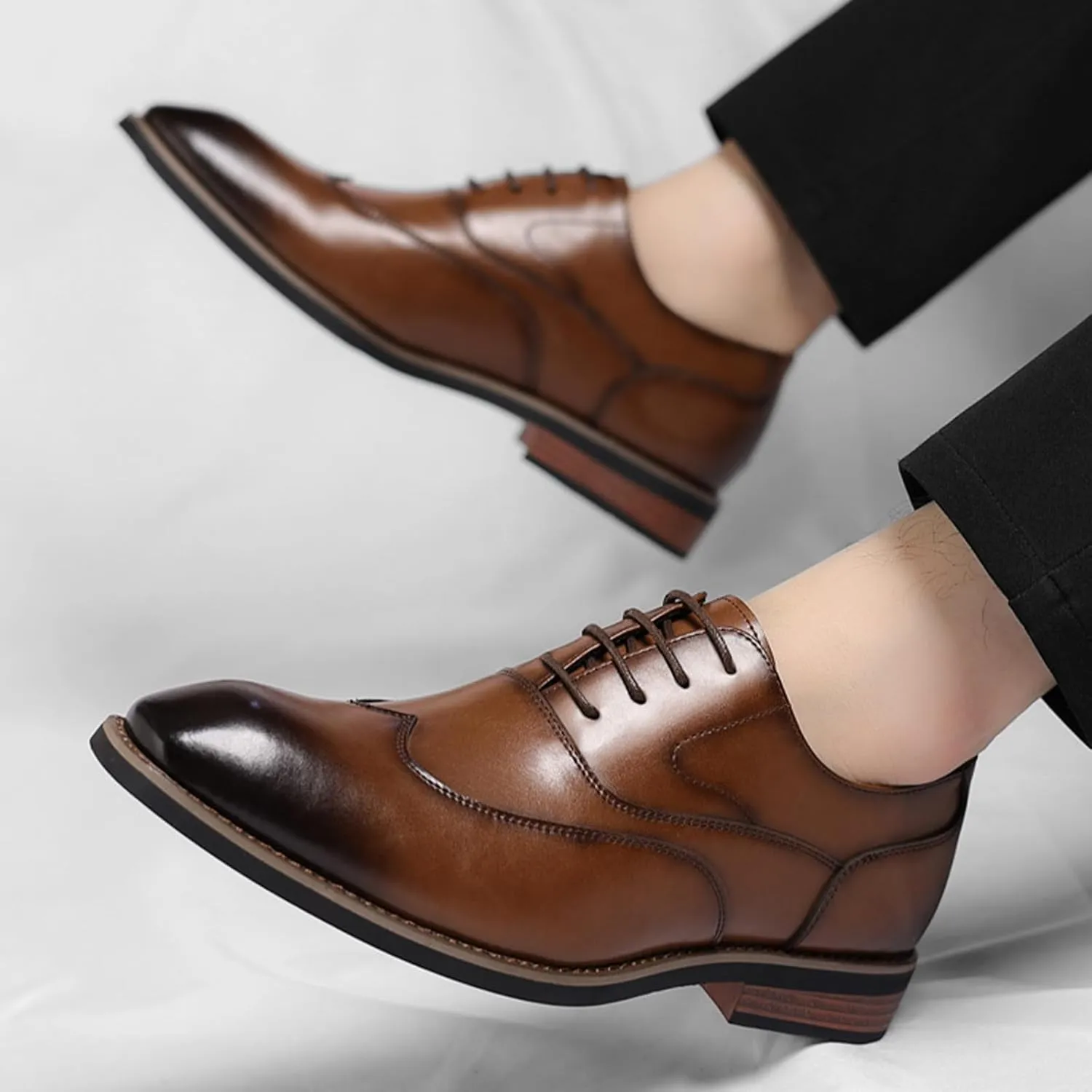 Men's Leather Brogue Wingtip Low Chunky Heel Lace-up Oxford Shoes Retro Gradient Pointed Toe Comfortable Non-Slip Slip On Derby Shoes Business Formal Party Wedding