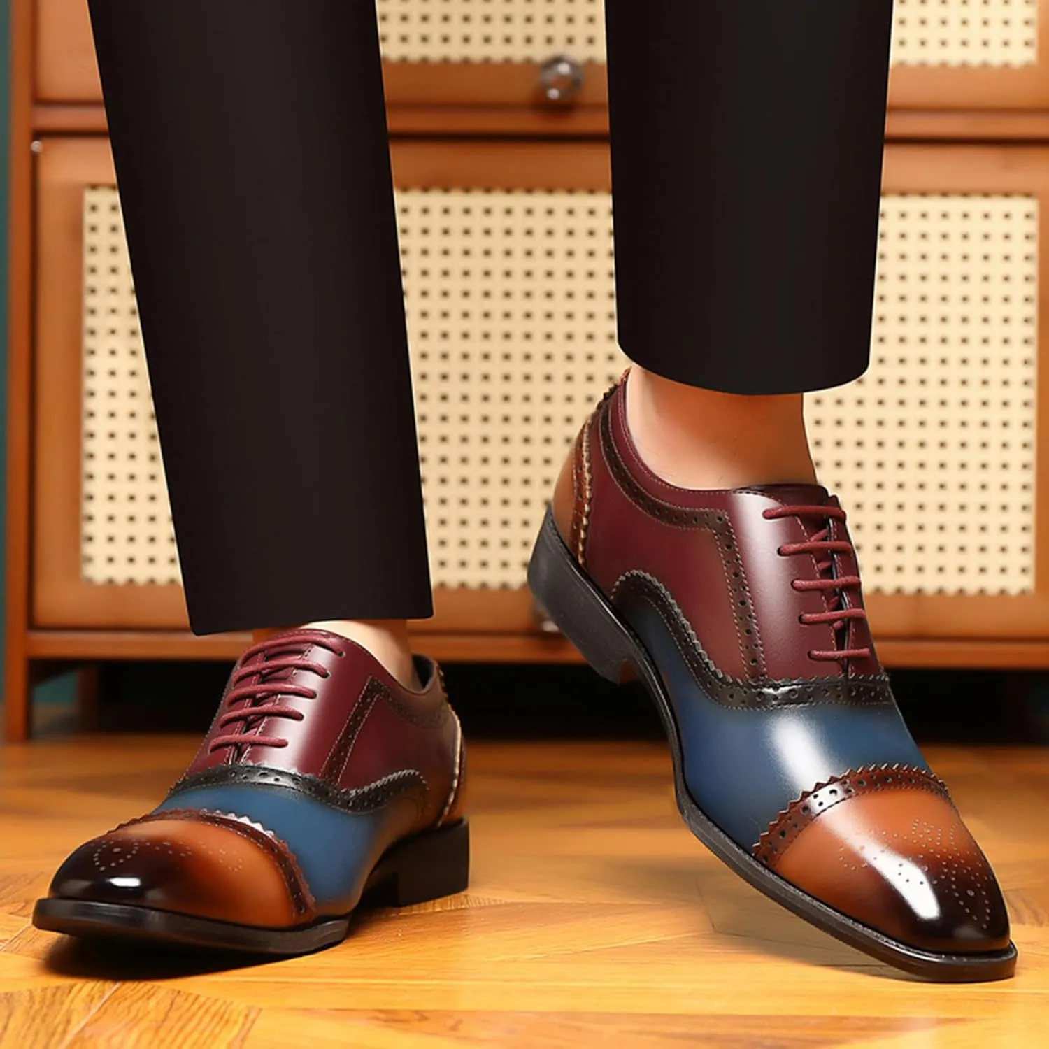 Men's Patchwork Multicolor Brogue Oxfords Shoes Fashion Classic Carved Two Tone Lace Up Low Top Leather Dress Shoes Hand Stitched Business Formal Derby Shoes