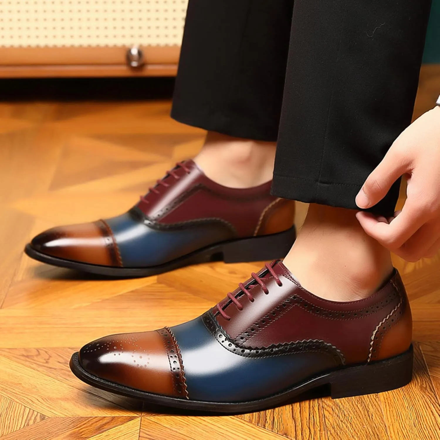 Men's Patchwork Multicolor Brogue Oxfords Shoes Fashion Classic Carved Two Tone Lace Up Low Top Leather Dress Shoes Hand Stitched Business Formal Derby Shoes