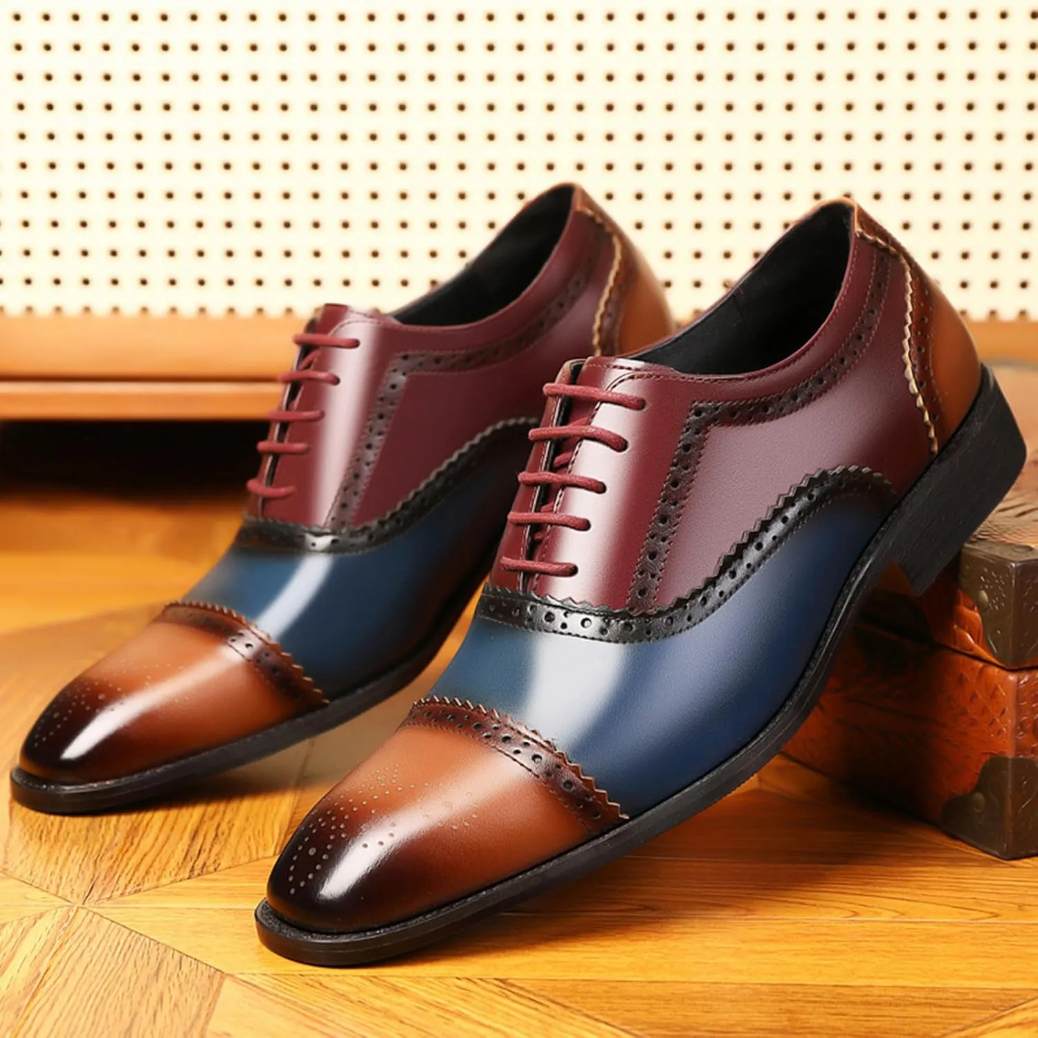 Men's Patchwork Multicolor Brogue Oxfords Shoes Fashion Classic Carved Two Tone Lace Up Low Top Leather Dress Shoes Hand Stitched Business Formal Derby Shoes