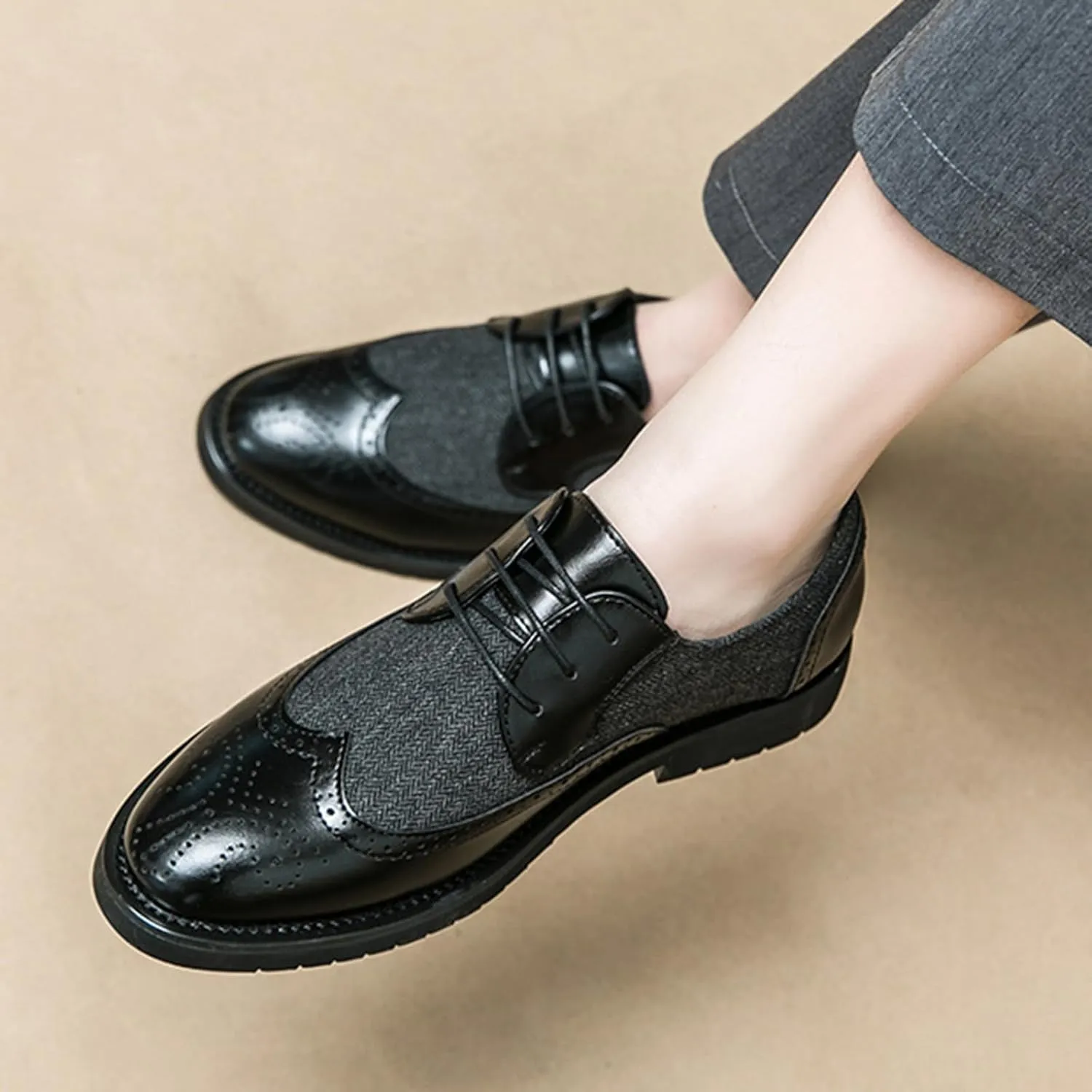 Men's Patchwork Two Tone Brogue Oxfords Shoes Fashion Wingtip Round-Toe Lace Up Low Top Leather Dress Shoes Classic Hand Stitched Business Formal Derby Shoes