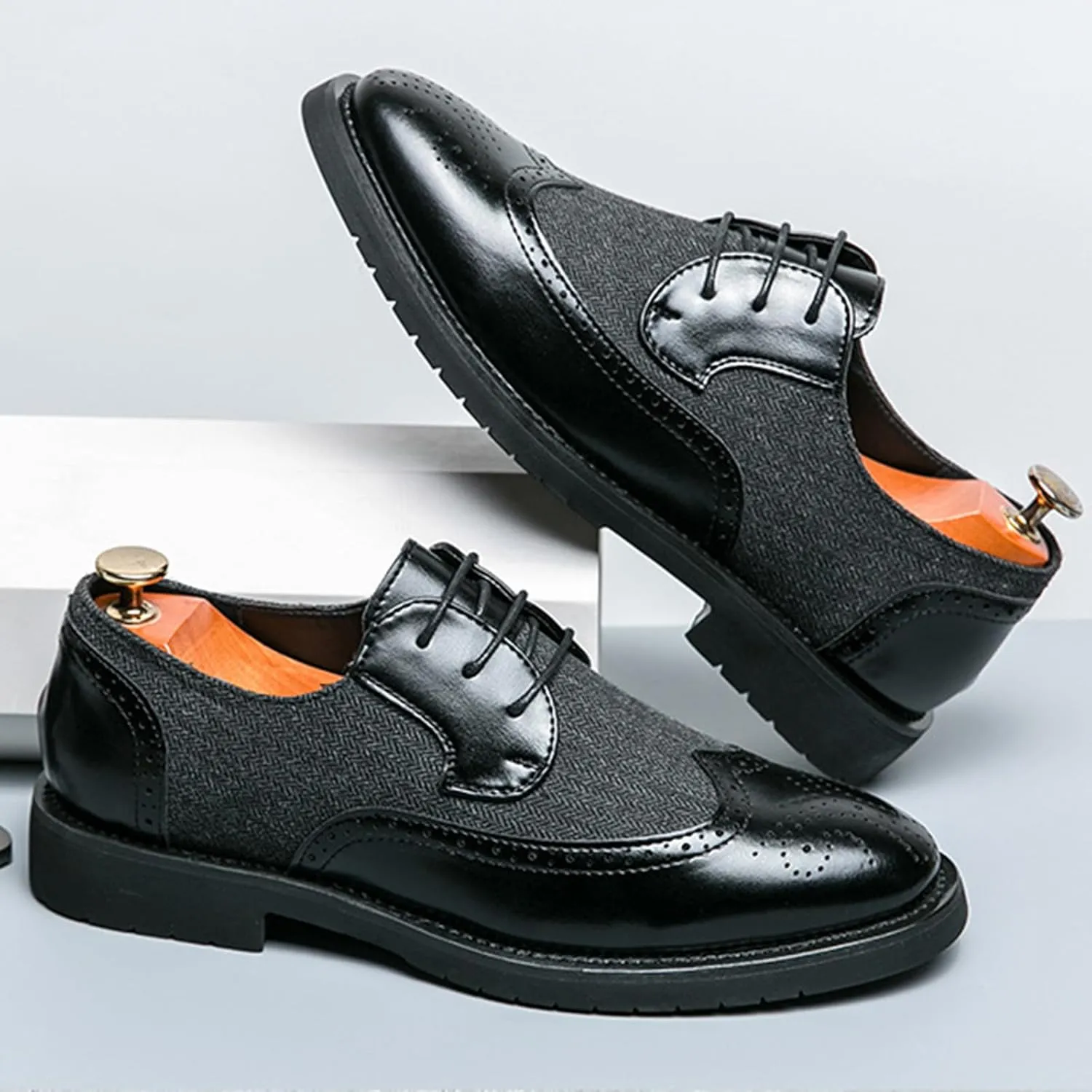 Men's Patchwork Two Tone Brogue Oxfords Shoes Fashion Wingtip Round-Toe Lace Up Low Top Leather Dress Shoes Classic Hand Stitched Business Formal Derby Shoes