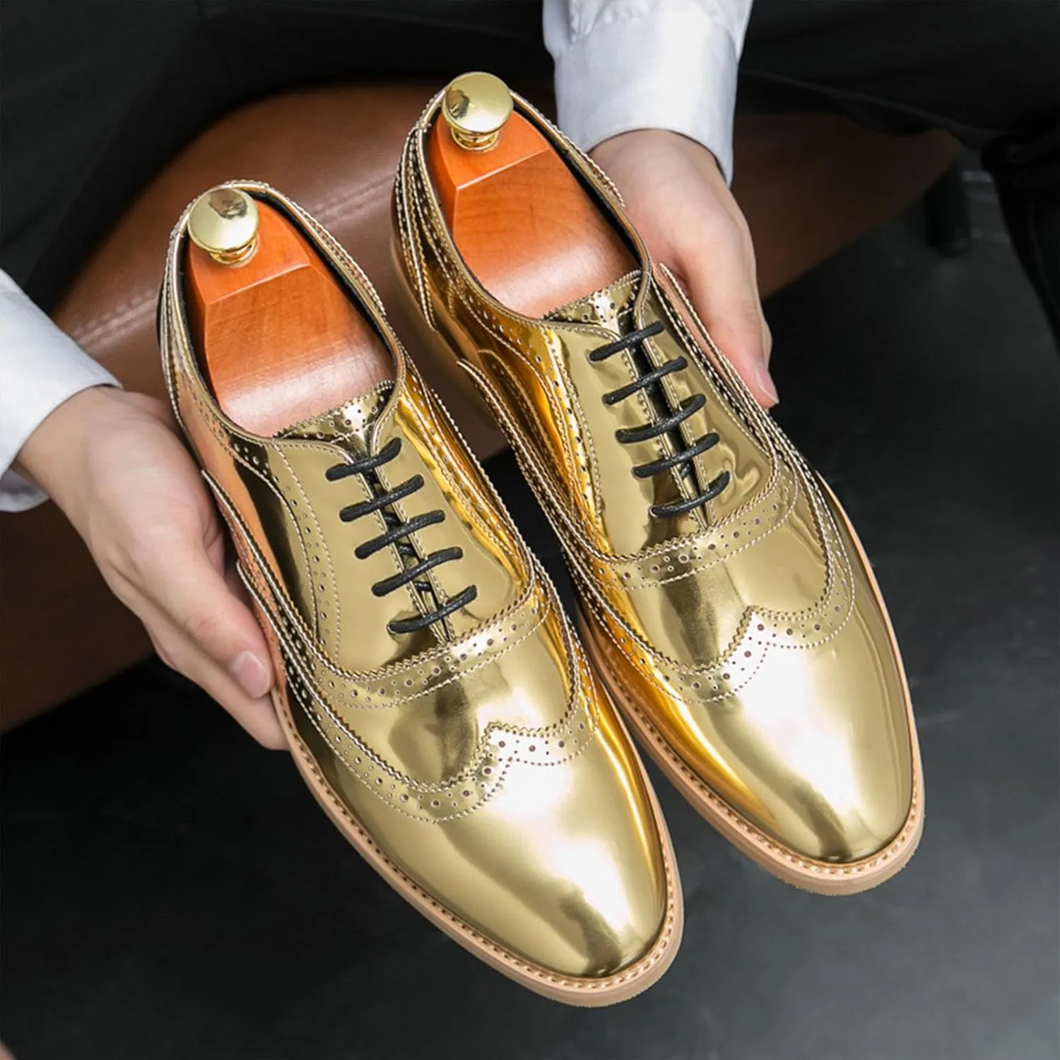 Men's Patent Leather Brogue Low Heel Oxfords Fashion Classic Round-Toe Lace Up Wing Tips Carved Business Dress Derby Shoes Casual Comfortable Formal Work Wedding Shoes