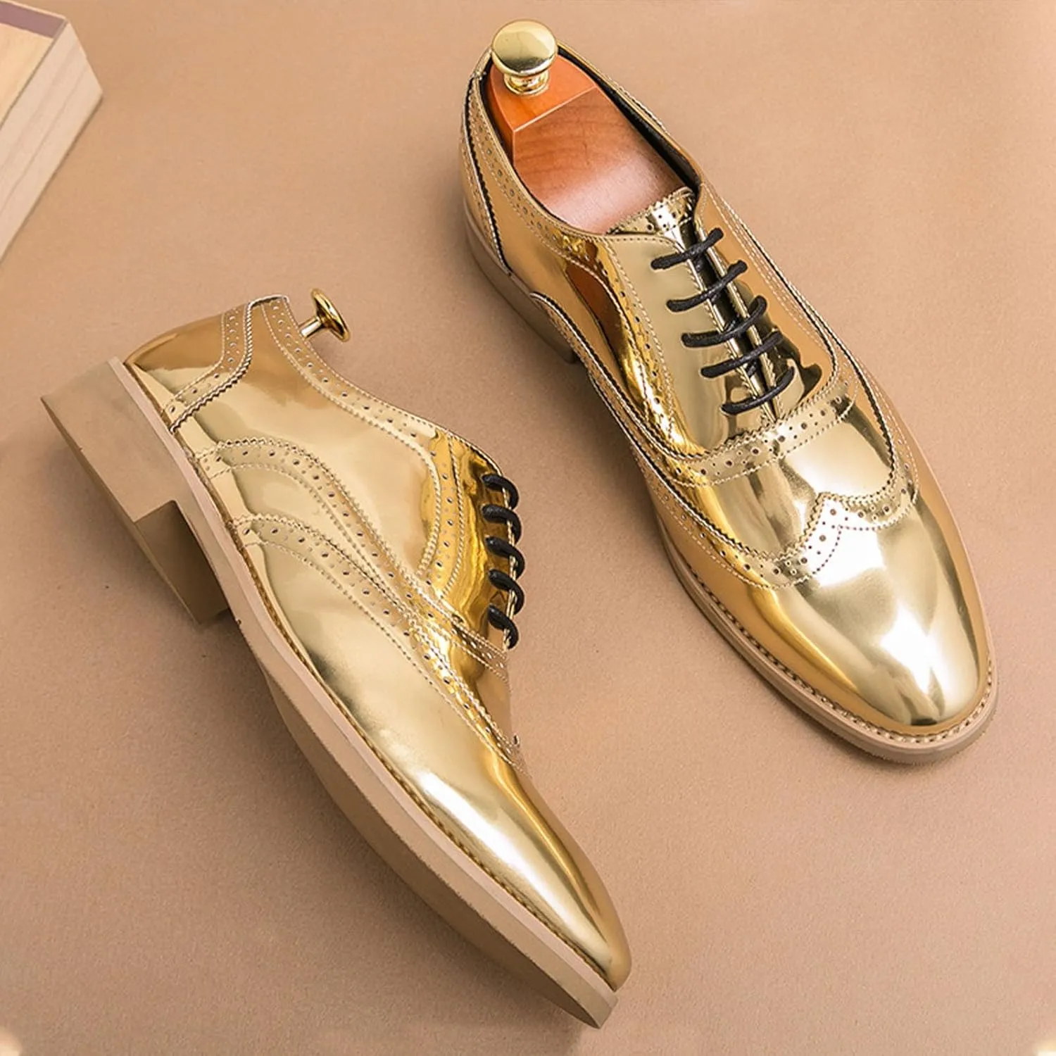 Men's Patent Leather Brogue Low Heel Oxfords Fashion Classic Round-Toe Lace Up Wing Tips Carved Business Dress Derby Shoes Casual Comfortable Formal Work Wedding Shoes