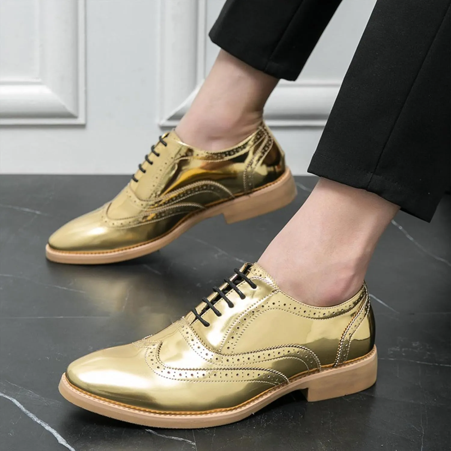 Men's Patent Leather Brogue Low Heel Oxfords Fashion Classic Round-Toe Lace Up Wing Tips Carved Business Dress Derby Shoes Casual Comfortable Formal Work Wedding Shoes