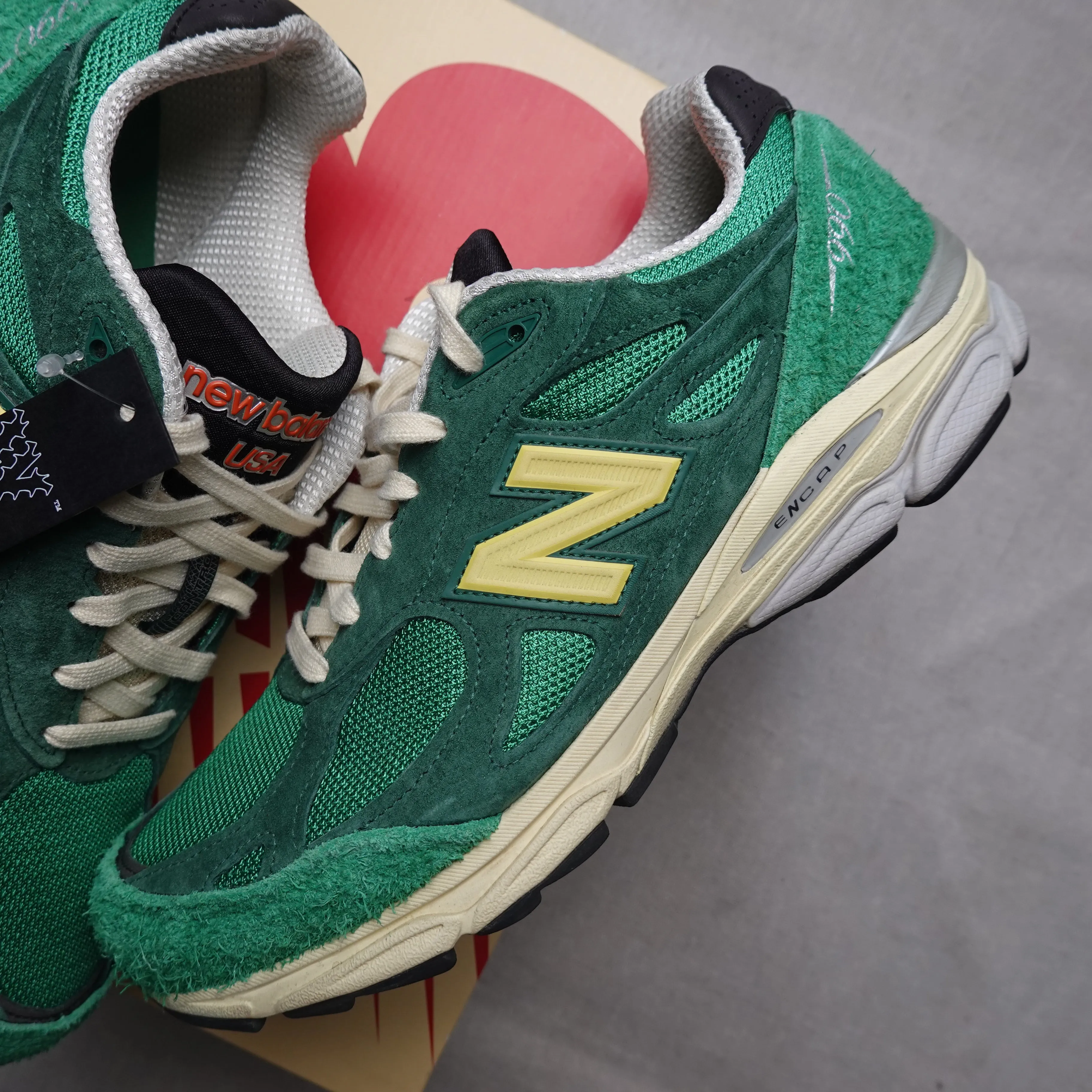 NB990v3 MiUSA Varsity Green Gold - Size 10M