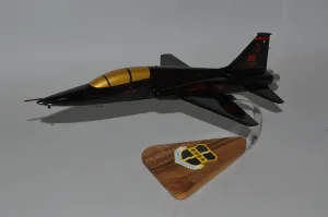 Northrop T-38 Talon Beale AFB USAF Trainer Desktop Display Airplane Model Scale 1/32