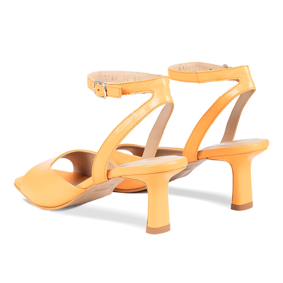 Sandal with heel