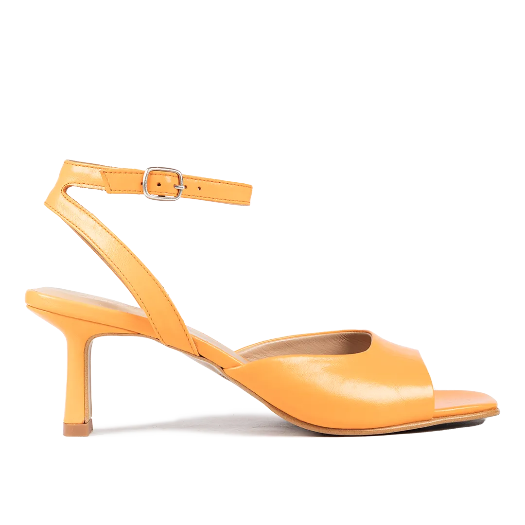 Sandal with heel