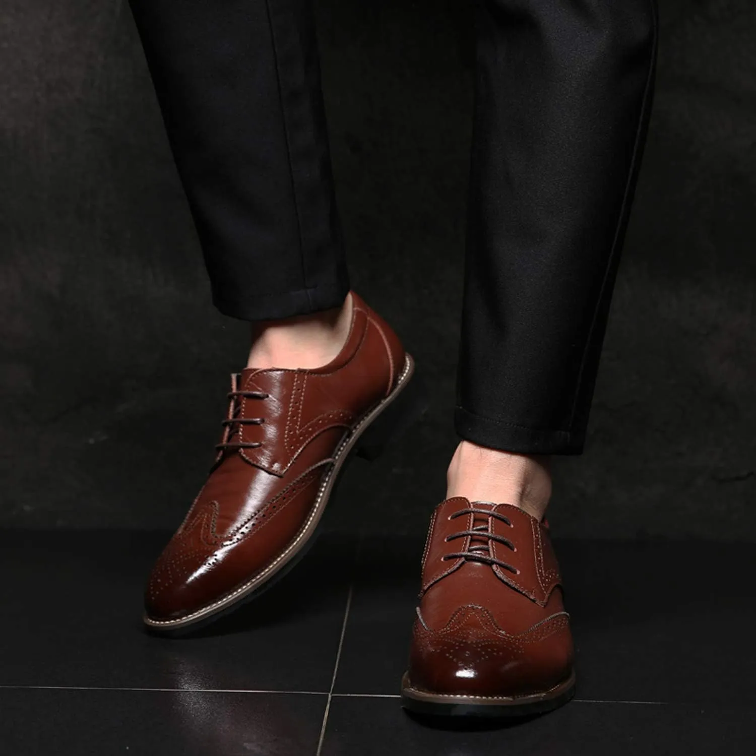 Santimon Men's Wingtip Oxford Shoes Classic Brogue Dress PU Leather Lace Up Casual Shoes