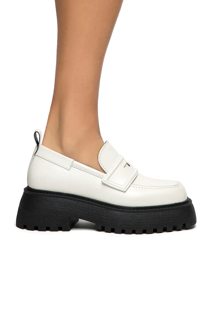 Sofia Lord Loafer Shoe in Ivory
