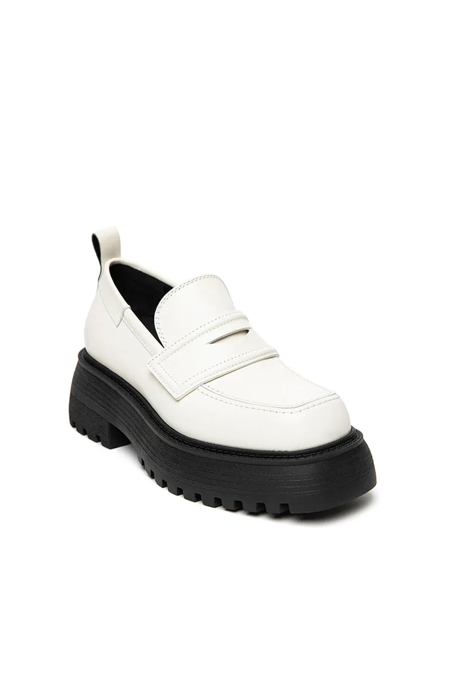 Sofia Lord Loafer Shoe in Ivory