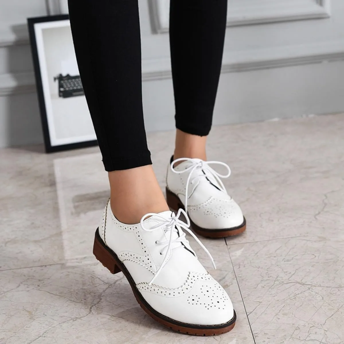 Women's Stylish Lace-Up Wingtip Oxfords - Brogue Derby Walking Shoes for Ladies