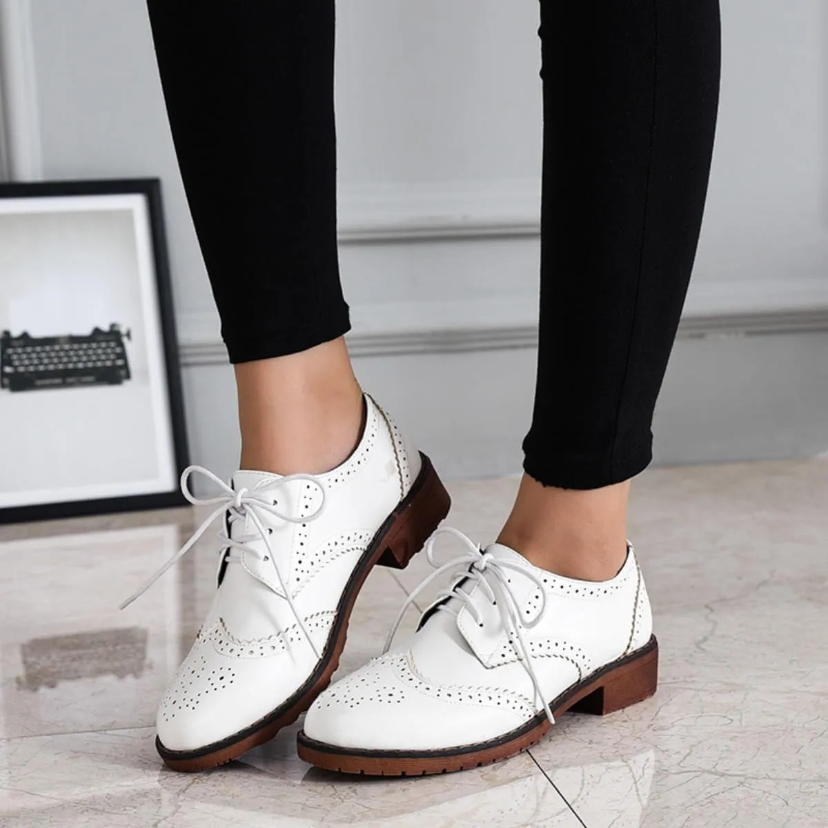 Women's Stylish Lace-Up Wingtip Oxfords - Brogue Derby Walking Shoes for Ladies