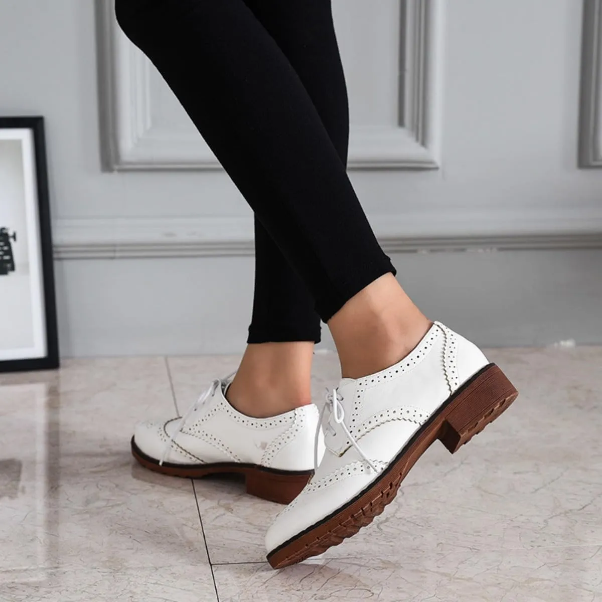 Women's Stylish Lace-Up Wingtip Oxfords - Brogue Derby Walking Shoes for Ladies